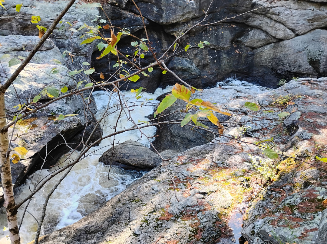 Snow Falls-West Paris必去景点