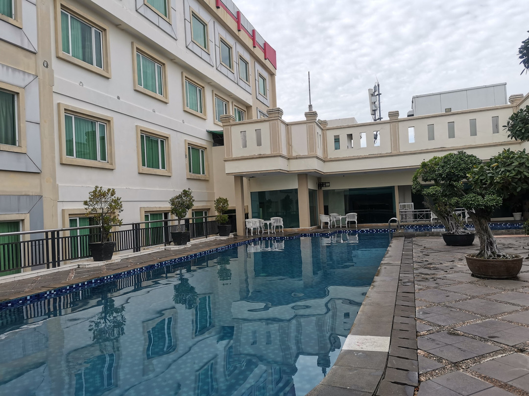 岩石广场酒店主图