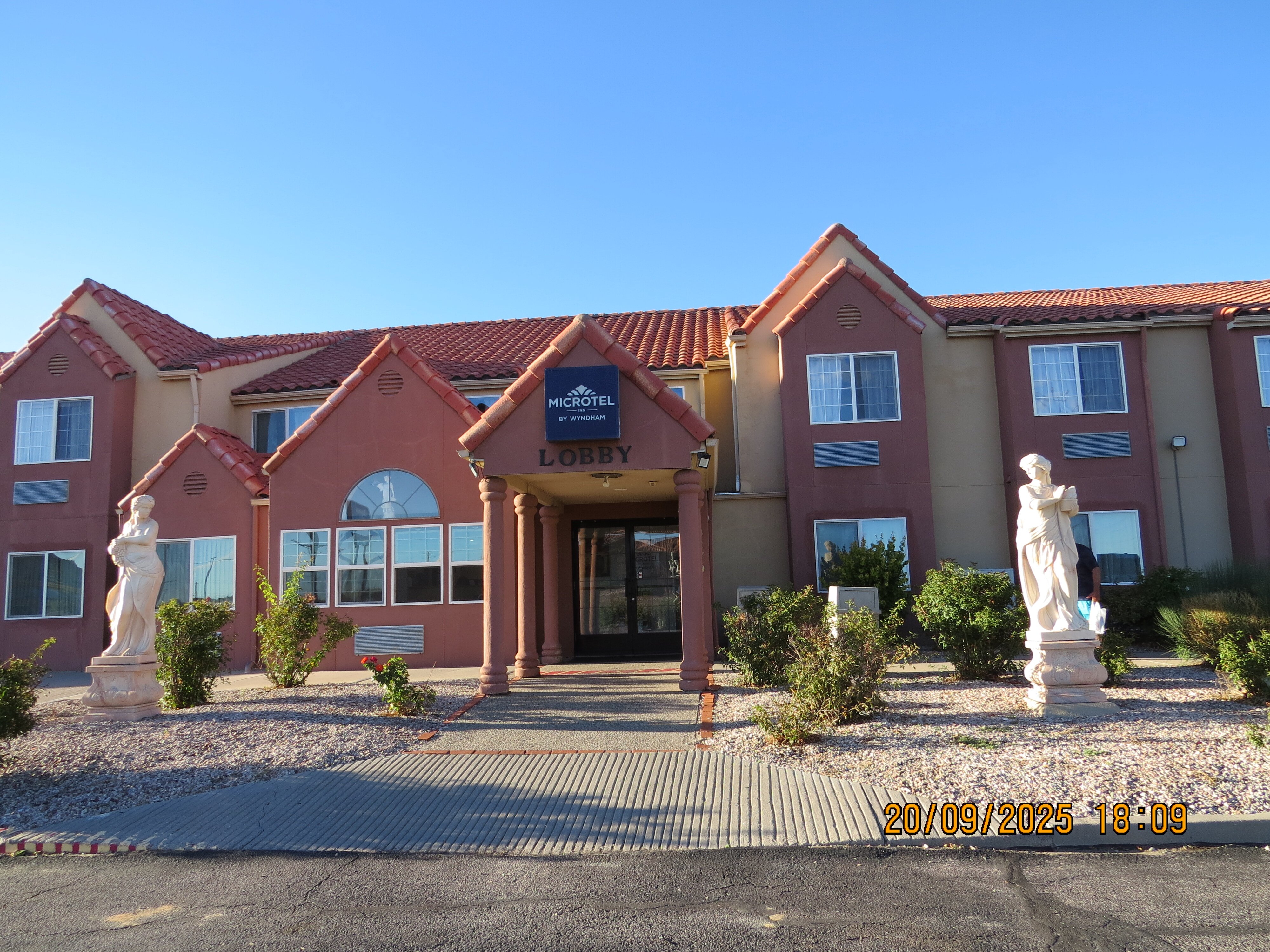 Microtel Inn & Suites by Wyndham Gallup-浴室