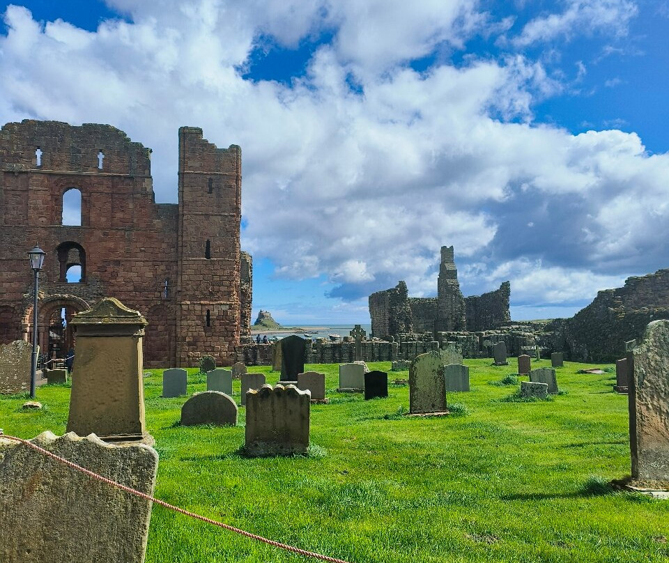Lindisfarne Priory-Holy Island必去景点