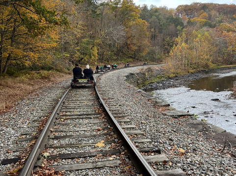 Soarin Eagle Rail Tours-霍利必去景点