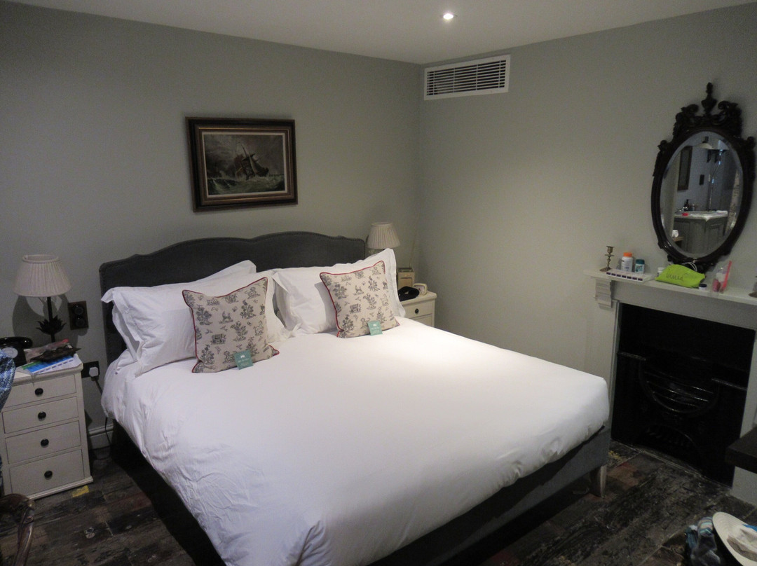 THE PIG-in the Wall主图