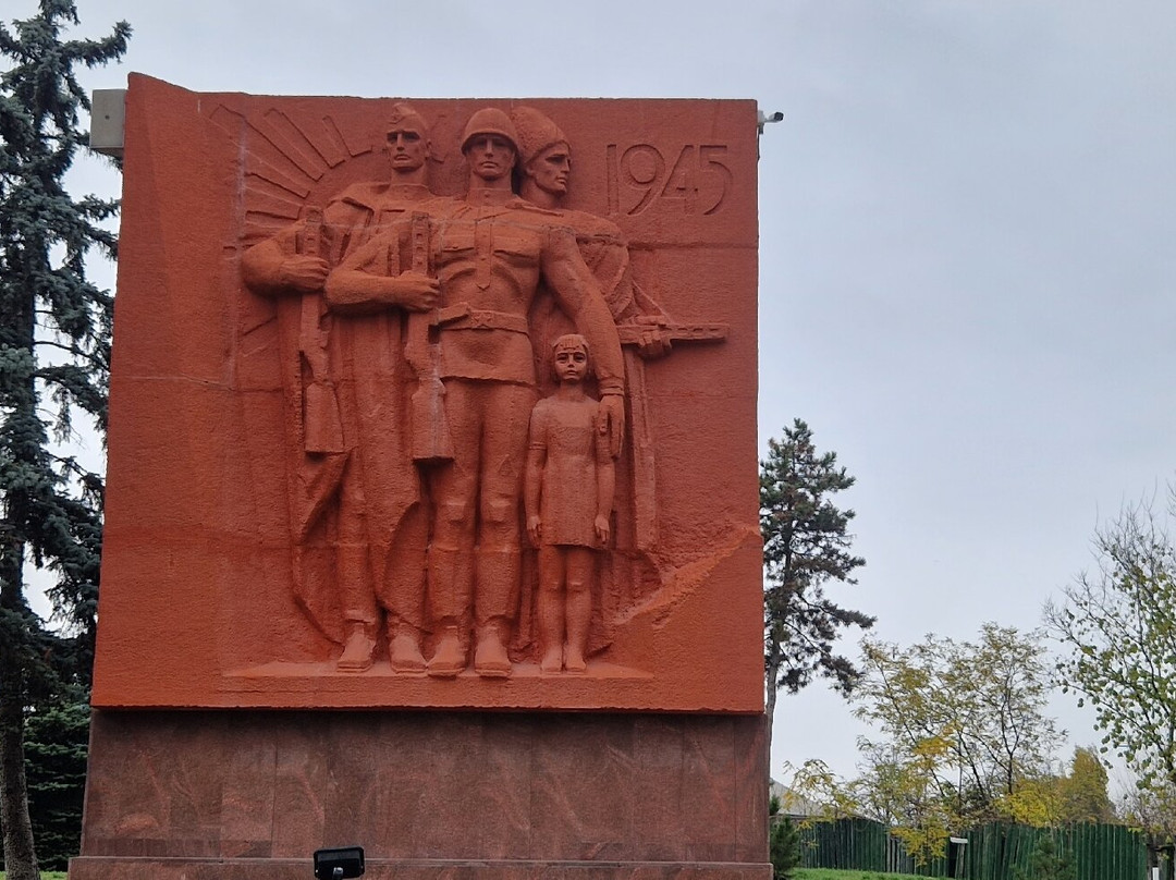 Victory Memorial and Eternal Flame-基希讷乌必去景点