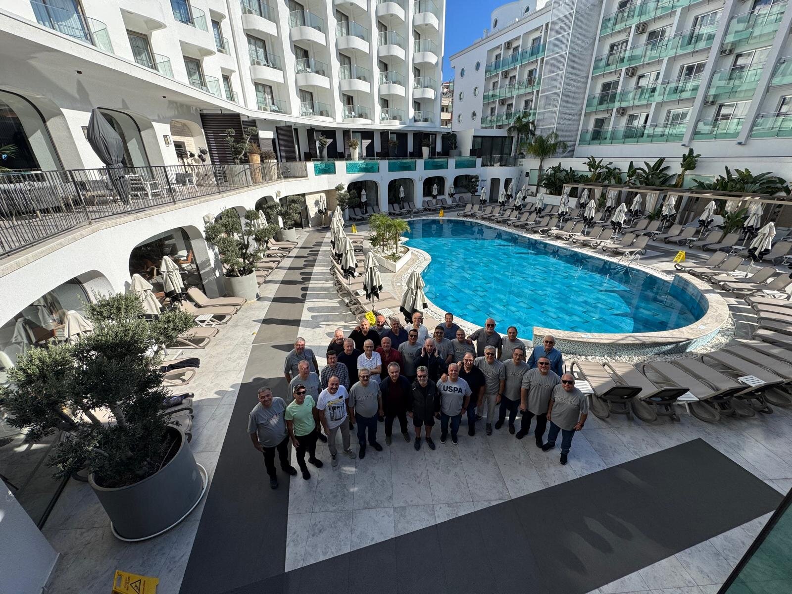 Lalila Blue Suites-泳池