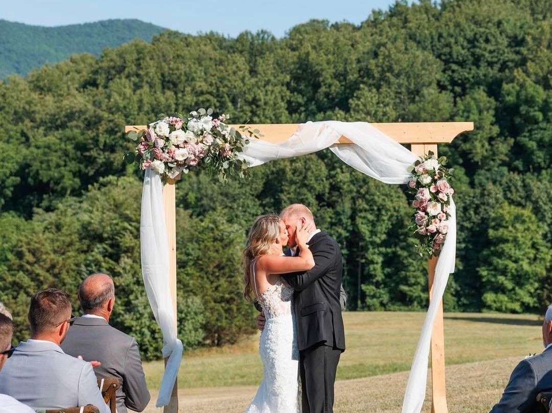 Ecco Adesso Vineyards-Fairfield必去景点