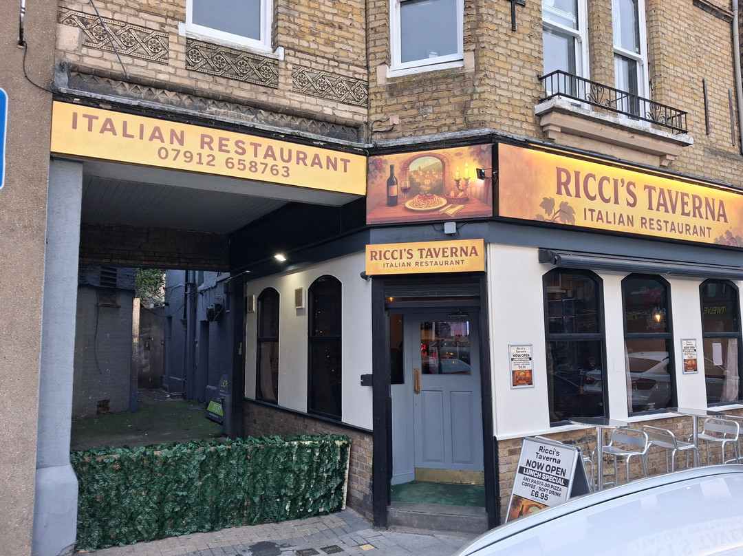 Ricci's Taverna