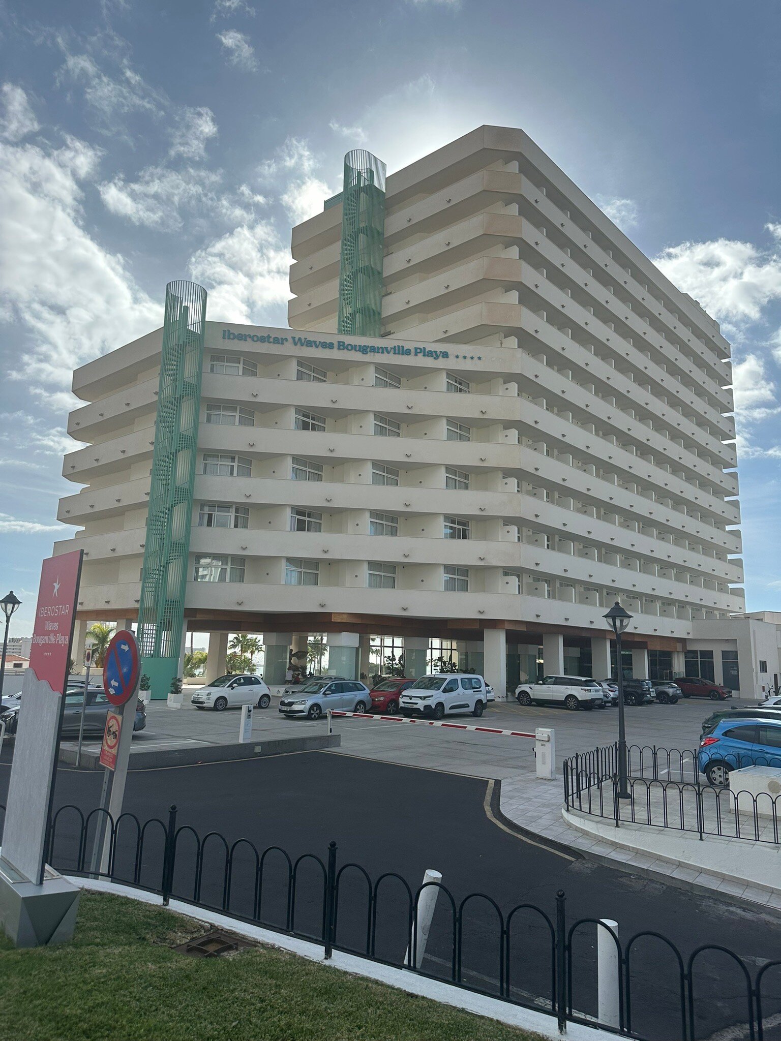 伊波罗之星邦贾维尔海滩酒店-官方