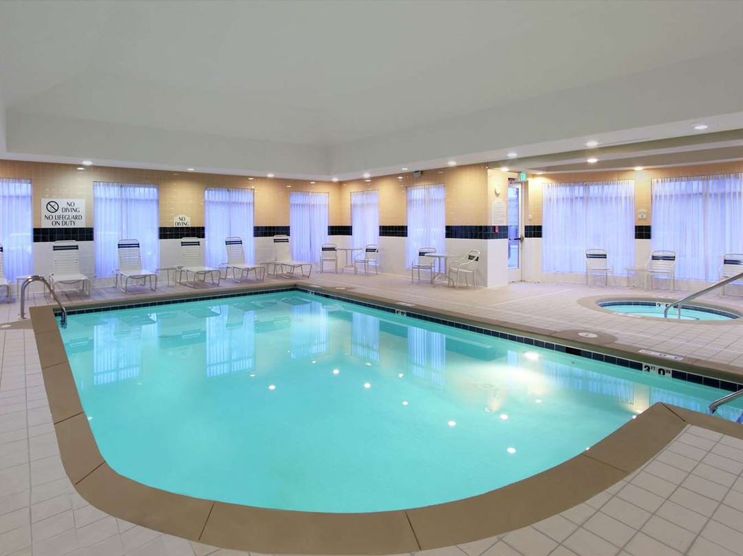 切萨皮克希尔顿花园酒店