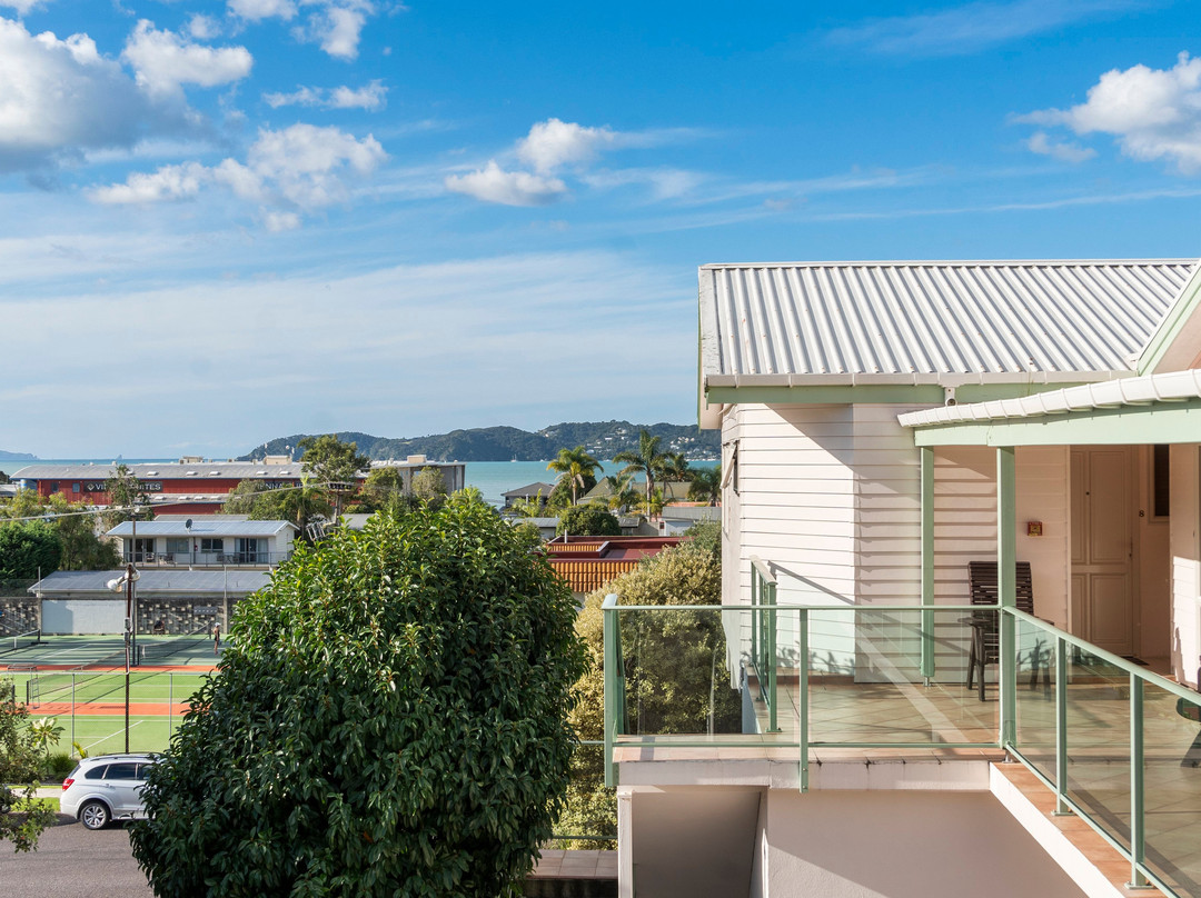 Admiral's View Lodge & Motel