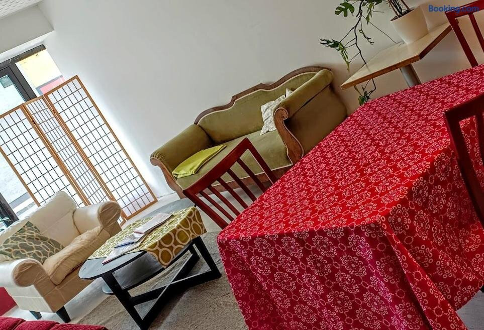 Lounge-style-hostel
