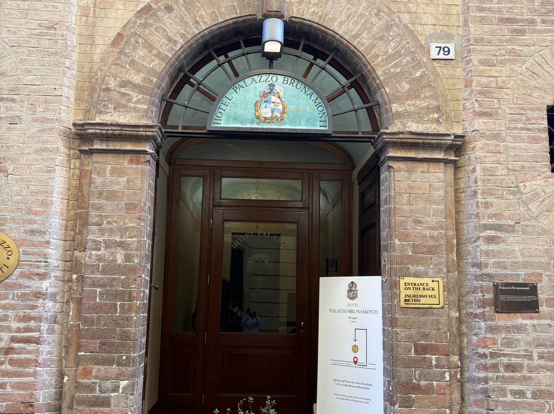 帕拉索布鲁那蒙堤酒店主图