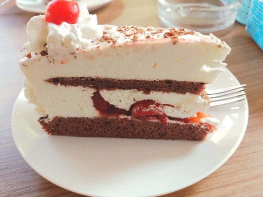 Yupa Salon With Coffee And Cake