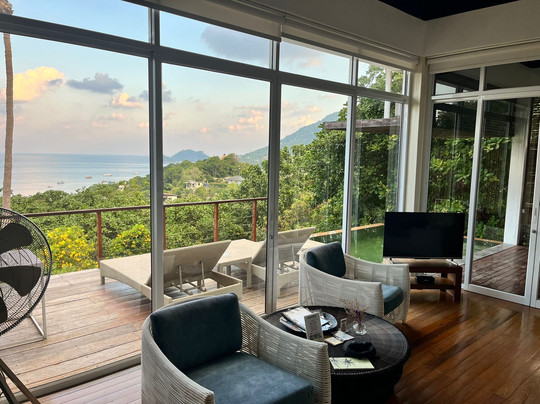 Overthemoon Luxury Pool Villas主图