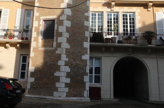 Tour Chevrier-索恩河畔沙隆必去景点