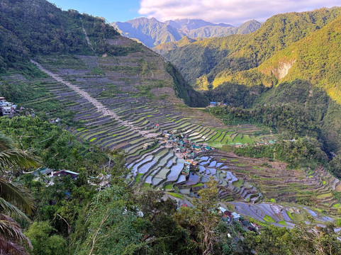 Simon's Viewpoint Inn主图