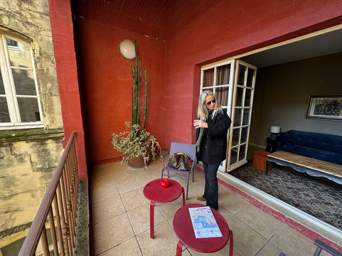 露天剧场酒店主图