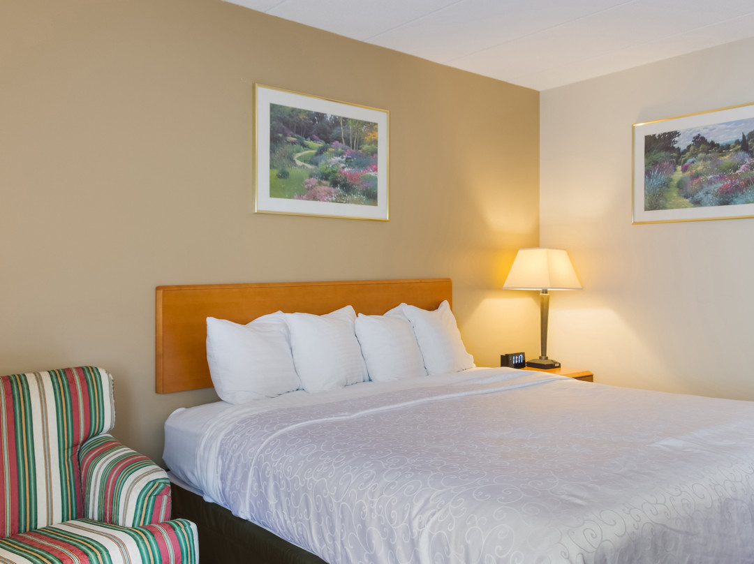 All Seasons Inn & Suites Smithfield Providence