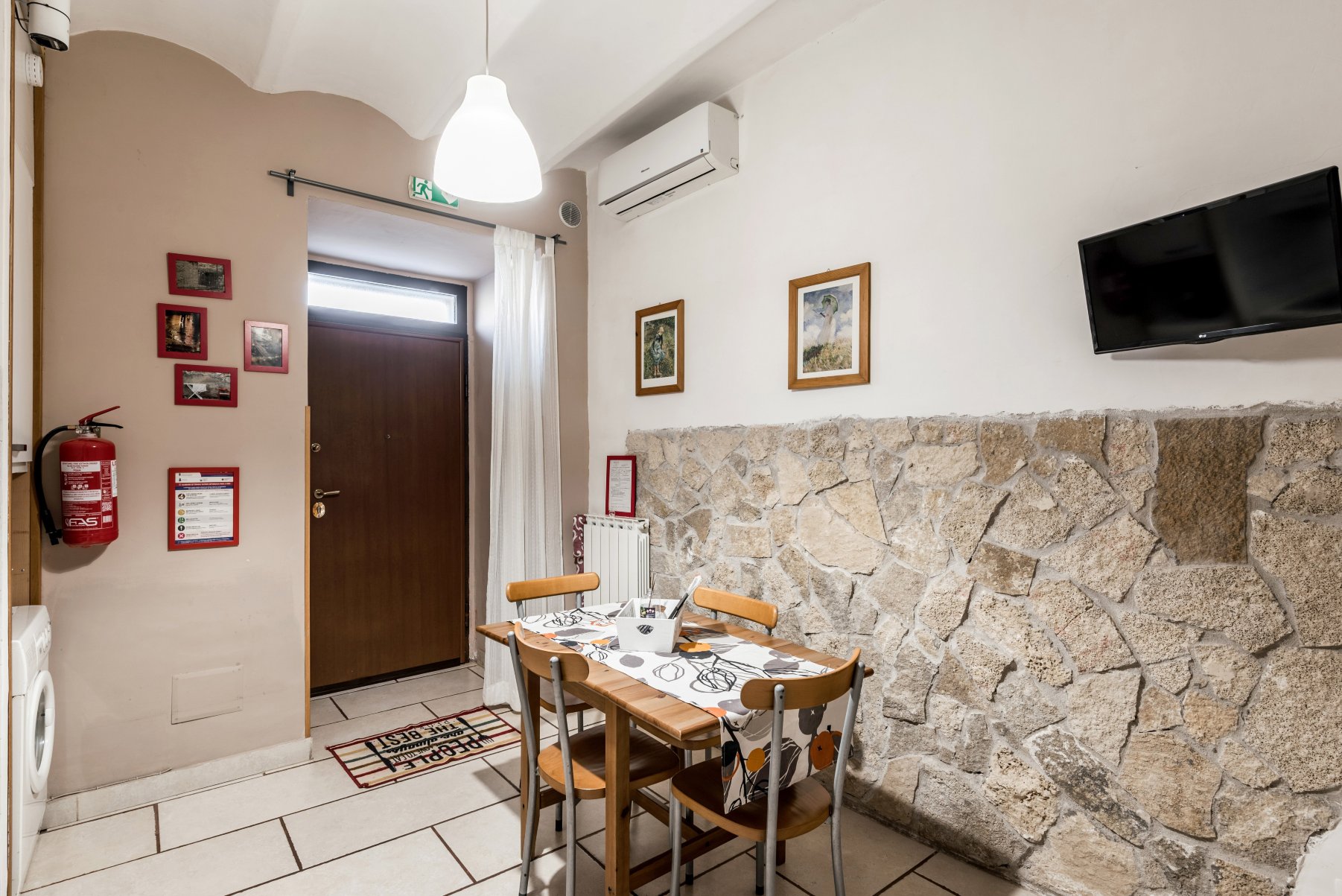 老火车站酒店-客卧