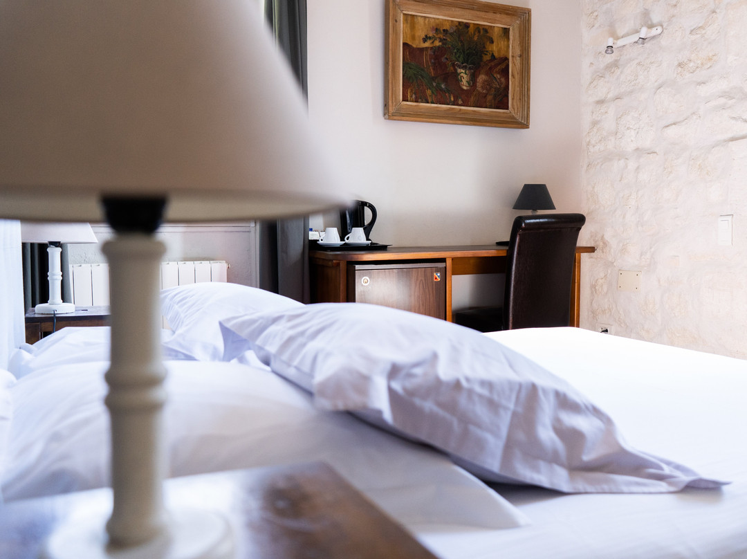 Les Angles酒店住宿-Hotel Restaurant Les Cèdres