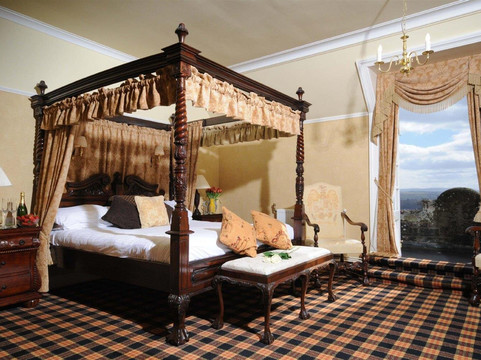 塔洛克城堡酒店主图