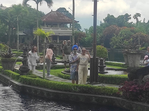 Offbeat Tracks-双子城必去景点