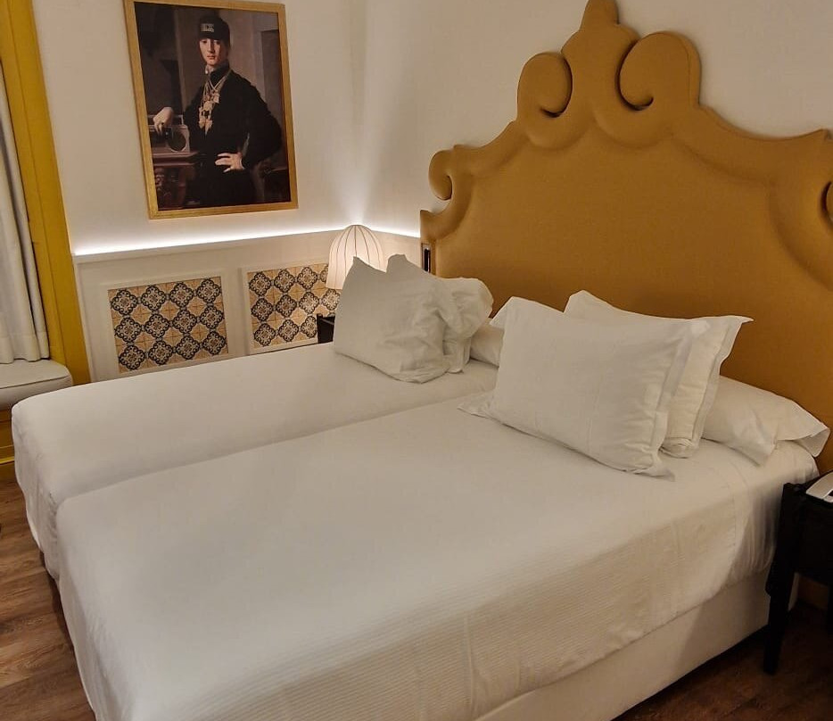 H10卡萨普拉塔酒店主图