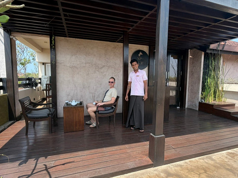 露台绿色水疗酒店主图