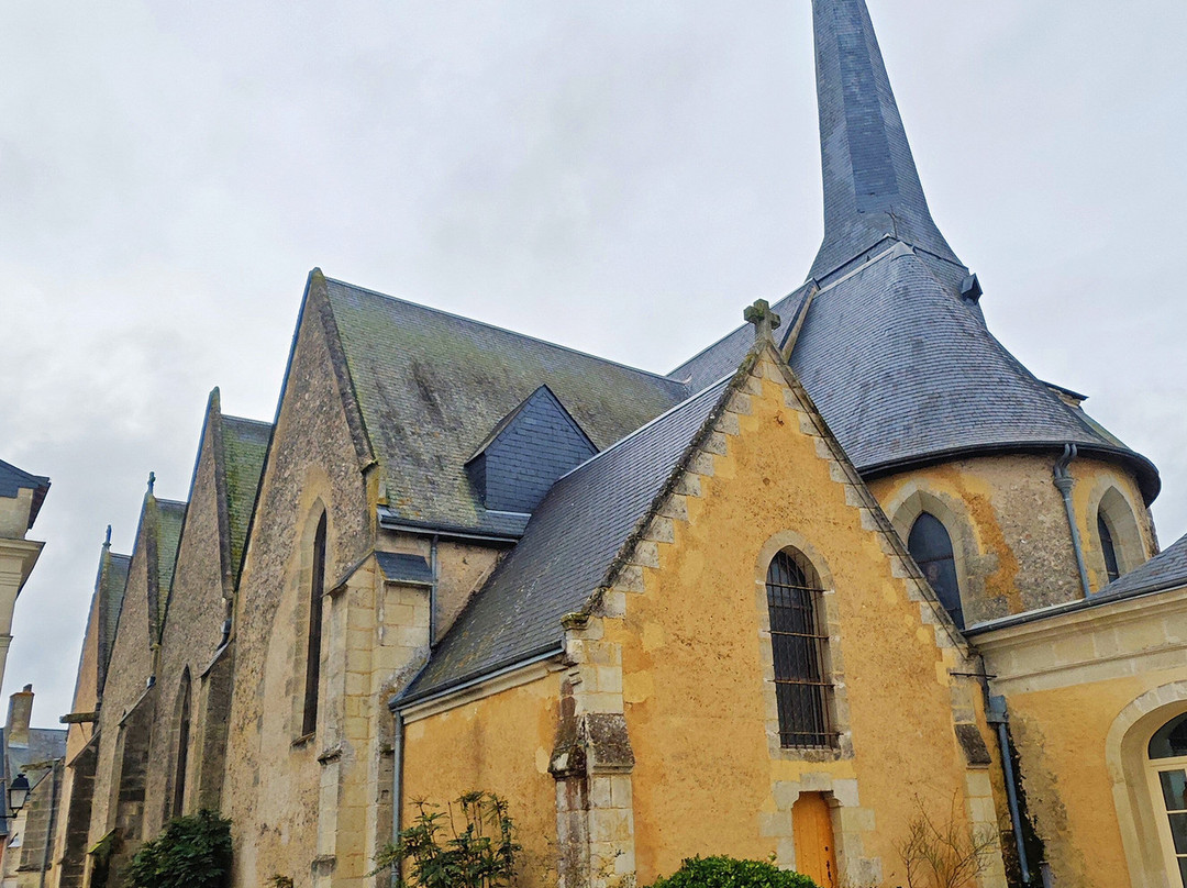 Église Saint Pierre-Neuille-Pont-Pierre必去景点
