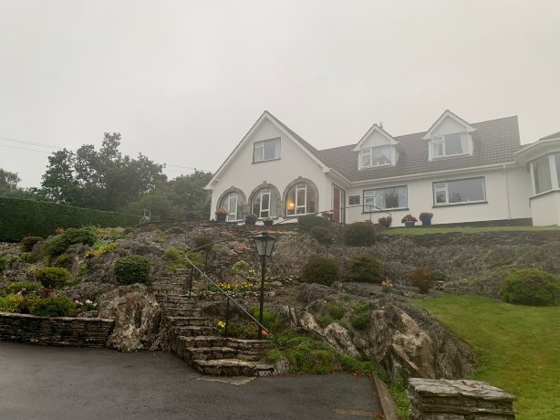 Rockrest House-官方
