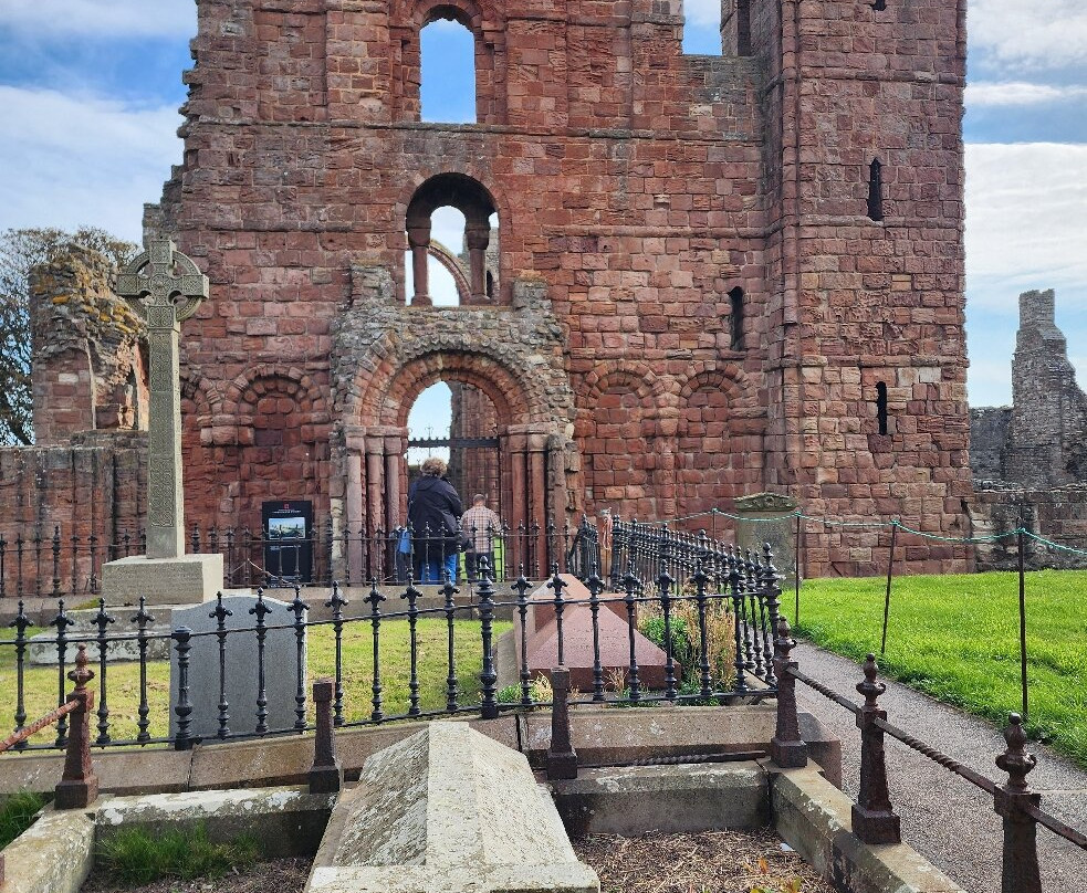 Lindisfarne Priory-Holy Island必去景点