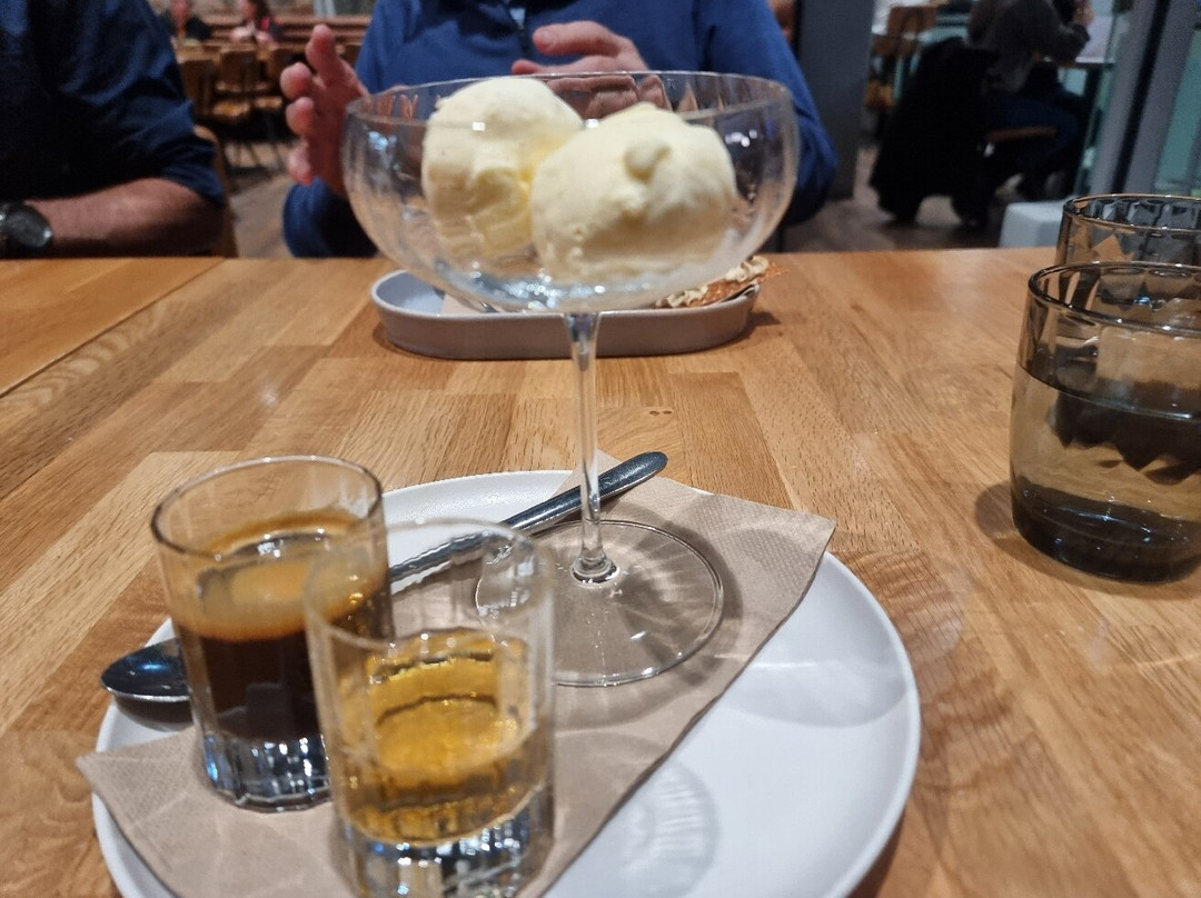 Craft And Social Bar + Eatery