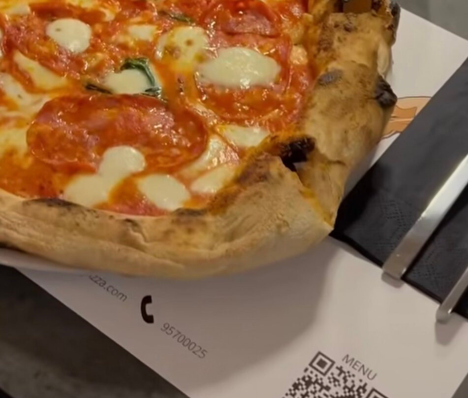 Roussos Pizza