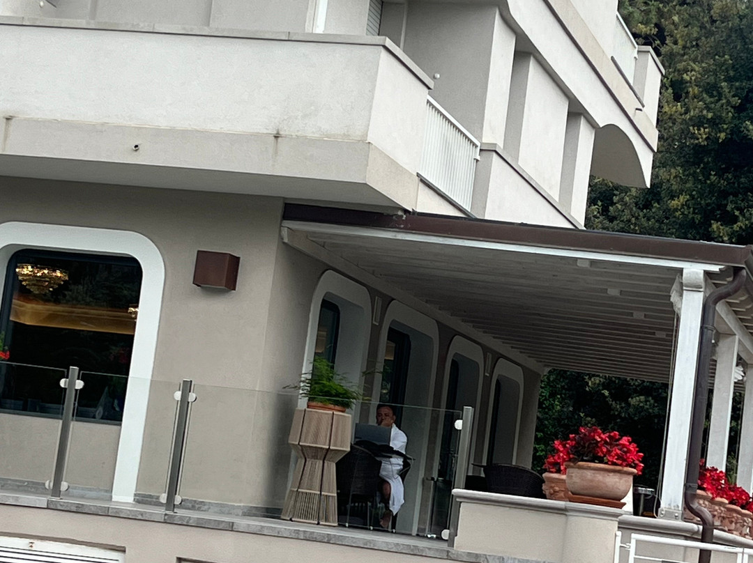 圣茂利裘丝酒店主图
