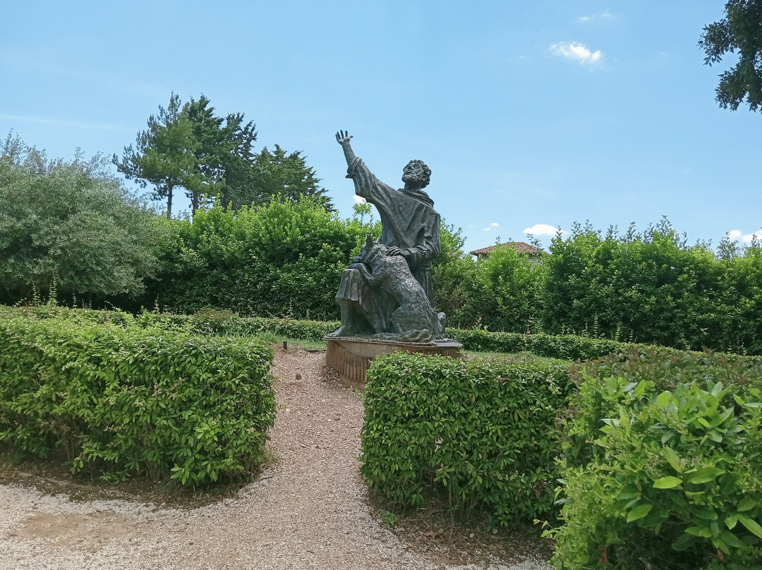 Monumento a San Francesco e il Lupo-古比奥必去景点