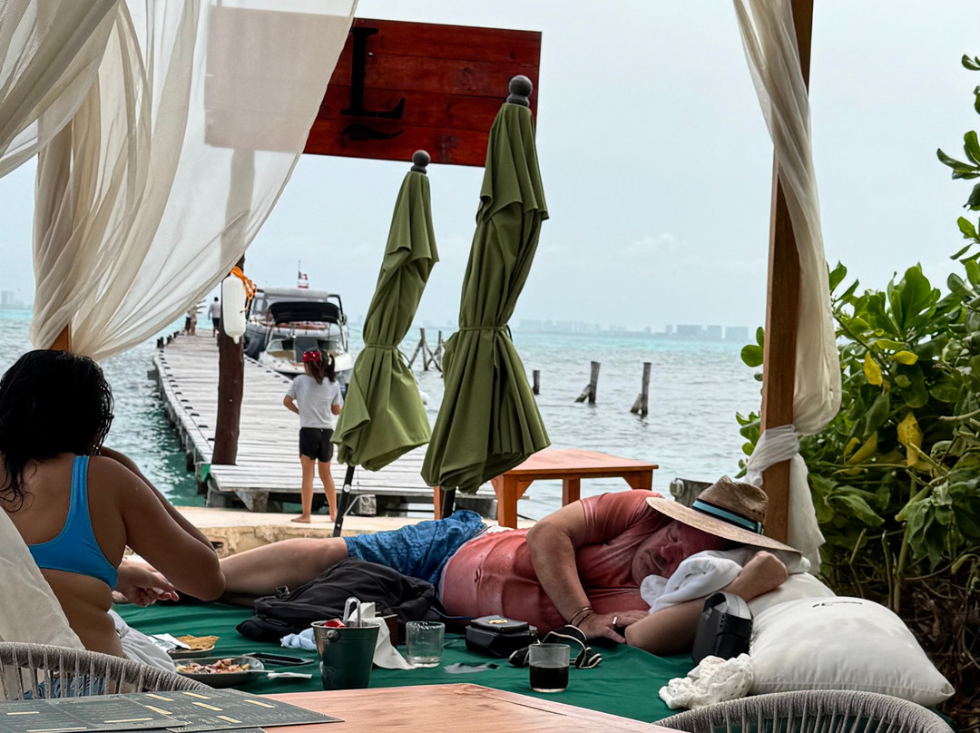 Loretta’s Restaurant & Beach Club