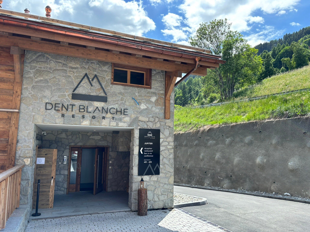 Dent Blanche Resort - TemptingPlaces Collection