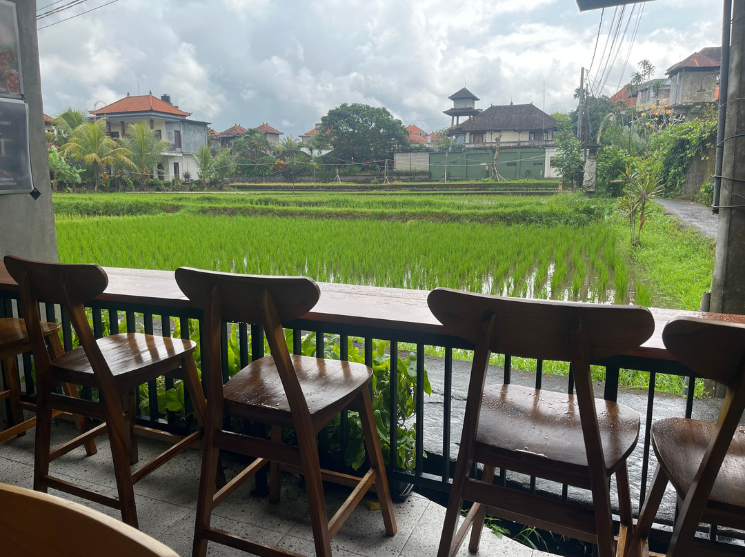 Putra Bisma Warung