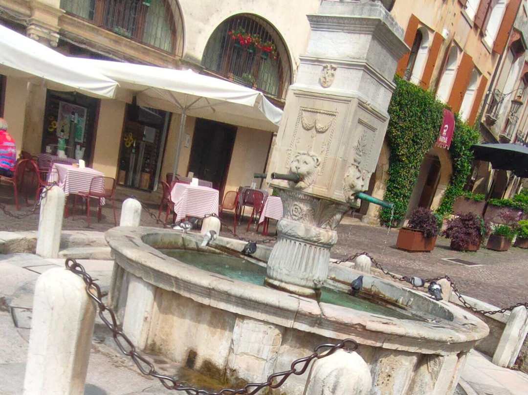 Piazza Garibaldi-阿索洛必去景点