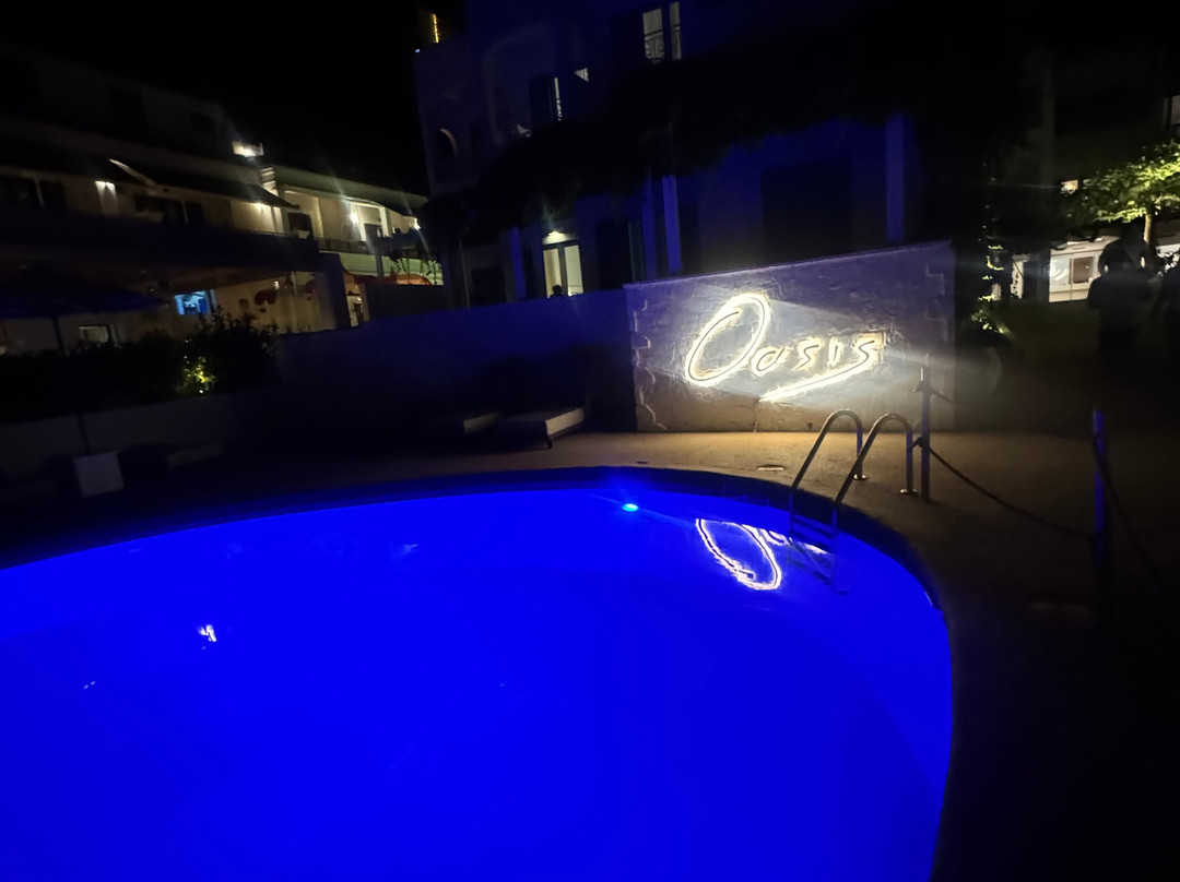绿洲海滩酒店主图