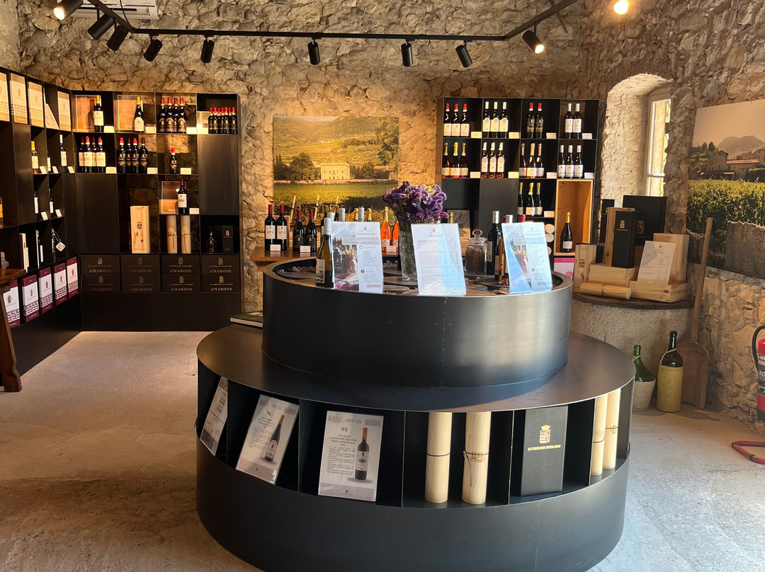 Wine Shop Cantina Guerrieri-Rizzardi-Cavaion Veronese必去景点