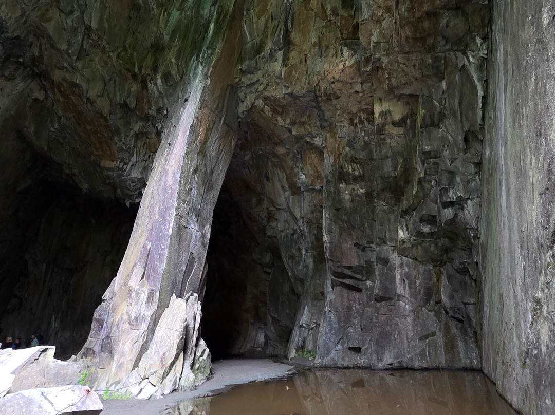 Cathedral Quarry (Cathedral Cave)-Little Langdale必去景点