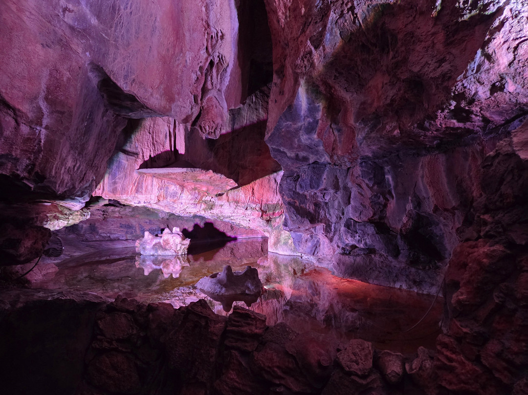 Cheddar Gorge & Caves-Cheddar必去景点