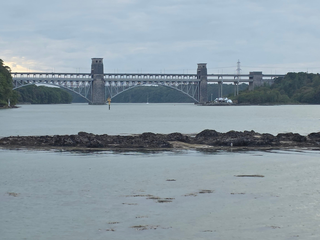 St Tysilio's Church-Menai Bridge必去景点
