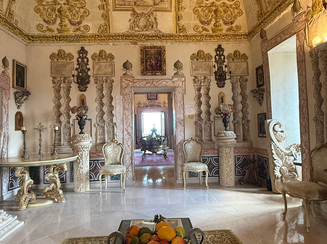 Palazzo vescovile castro-Castro必去景点