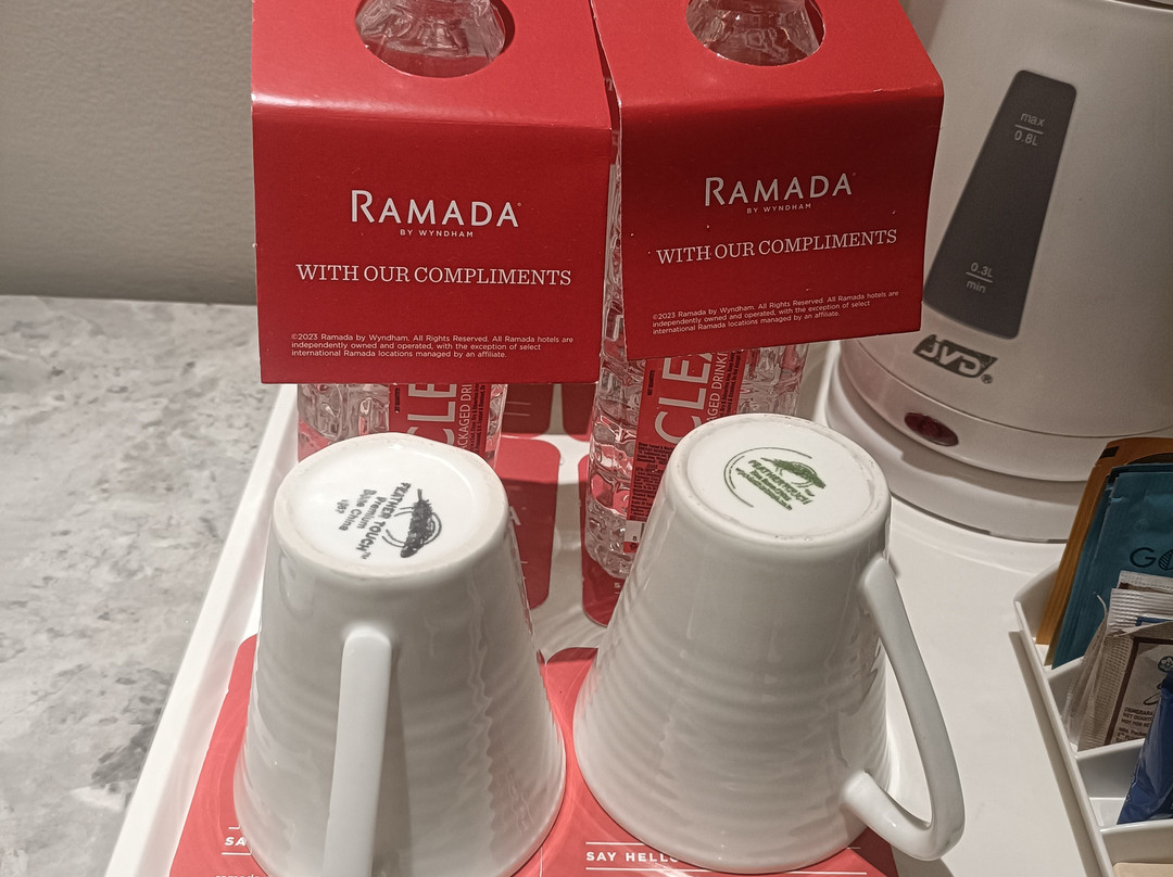 菠罗奈斯卡特萨尔温德姆华美达酒店主图