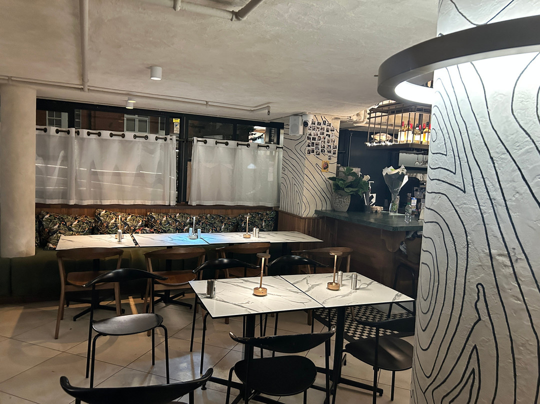 Fiena Cafe, Bar & Restaurant