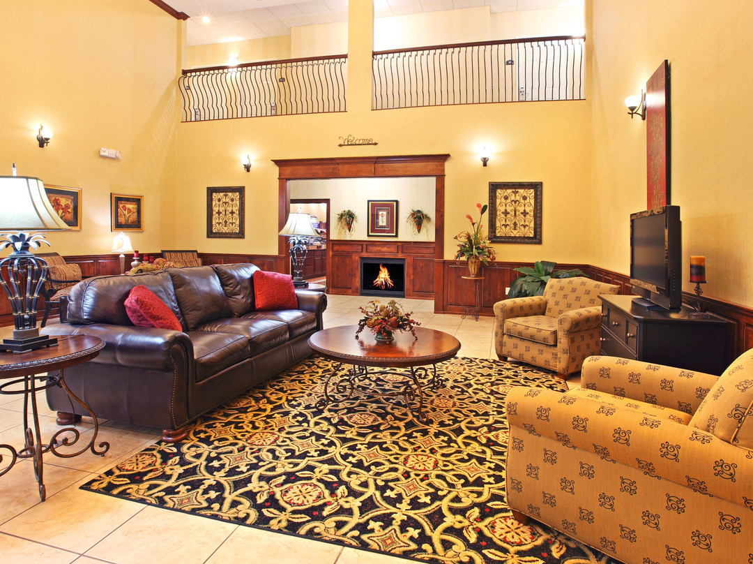 克拉克斯维尔快捷假日套房酒店主图