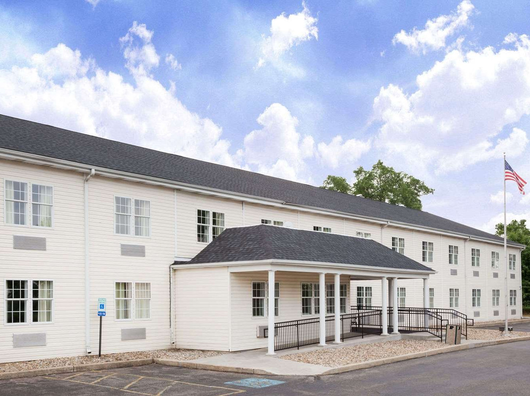 Super 8 by Wyndham Mishawaka/South Bend Area