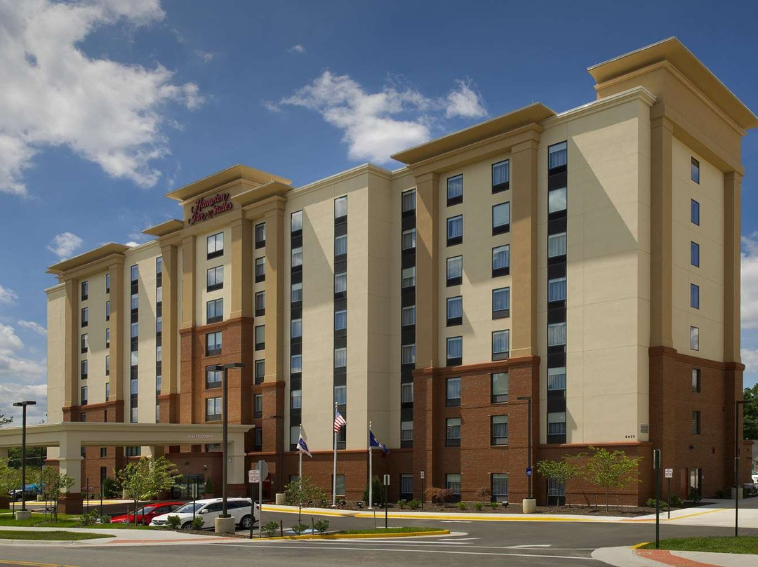 Hampton Inn & Suites By Hilton Falls Church主图