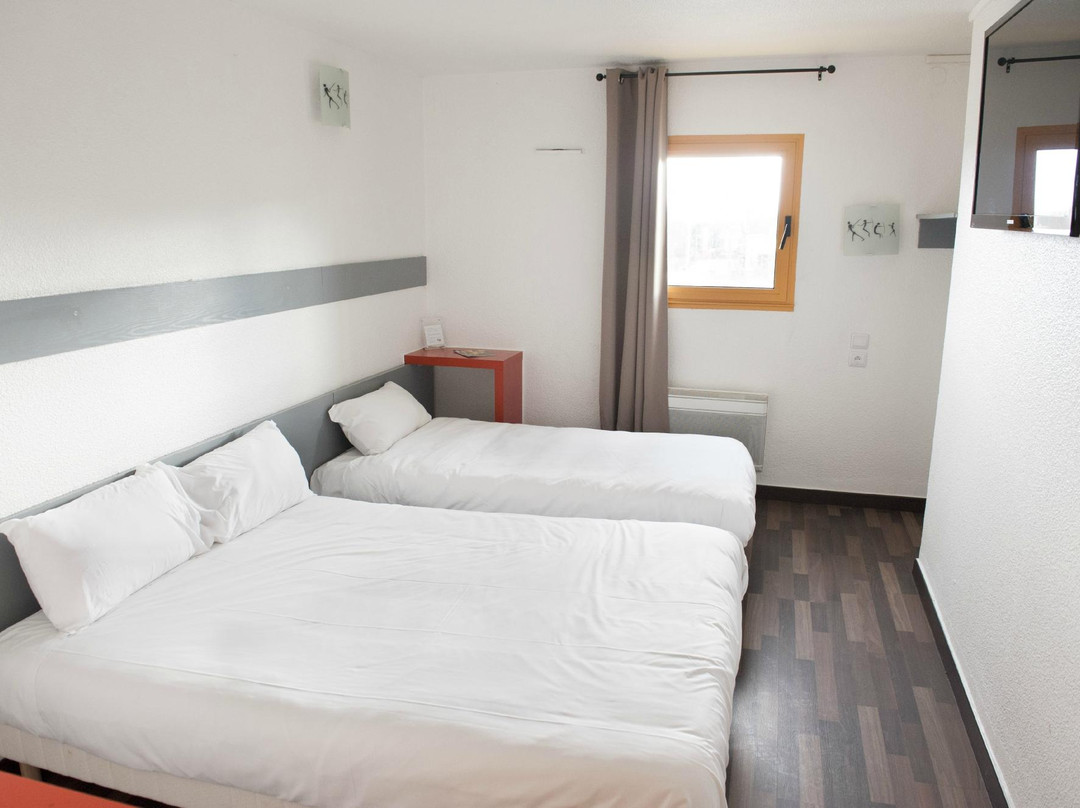 Egg Hotel Goussainville CDG